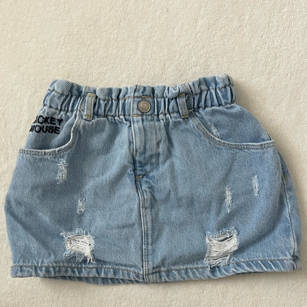 my baby no longer fits, beautiful mickey skirts 😍 size: 2-3